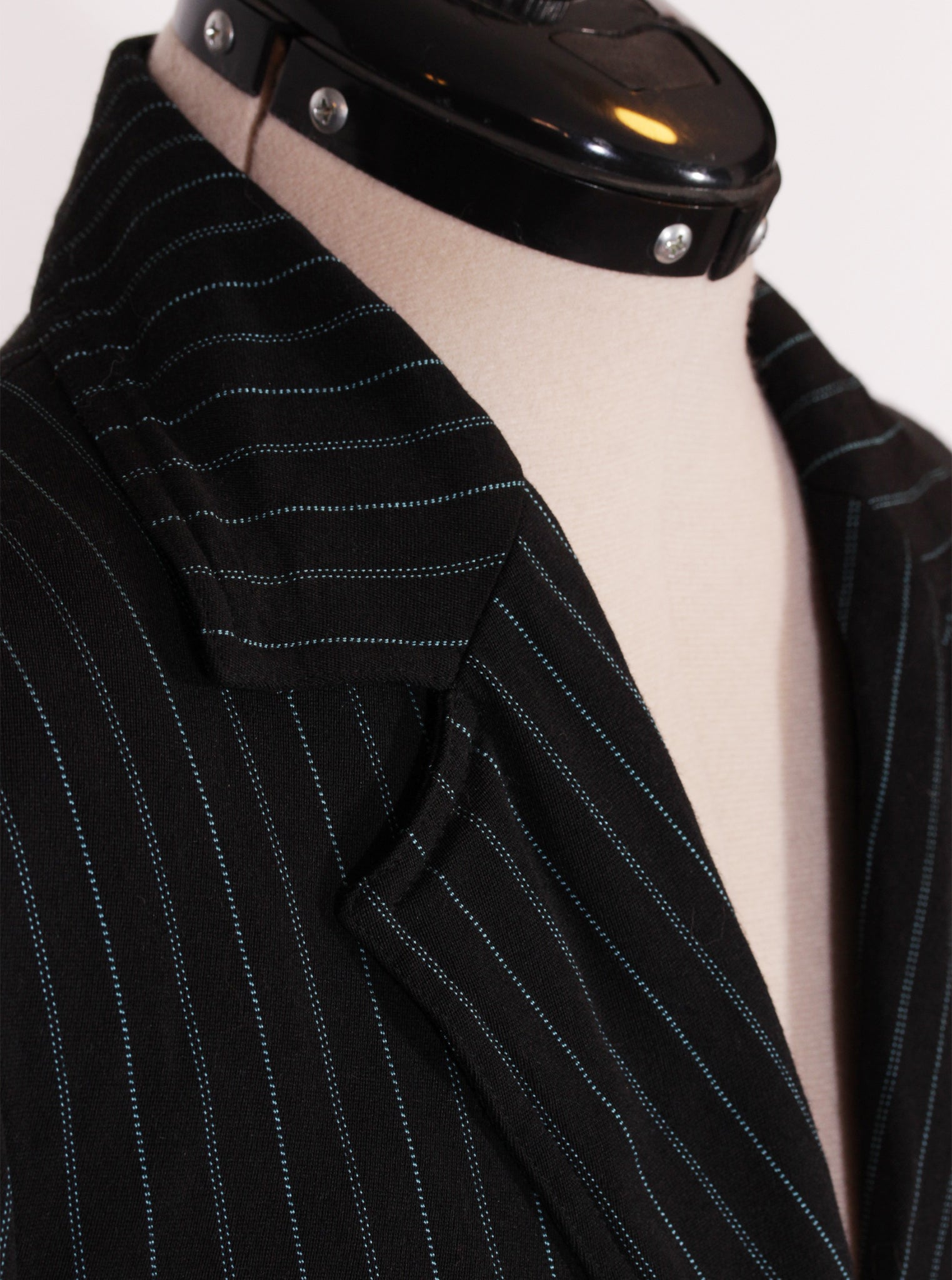 Blazer negro rayas finas corte clásico estructurado | Talla 44