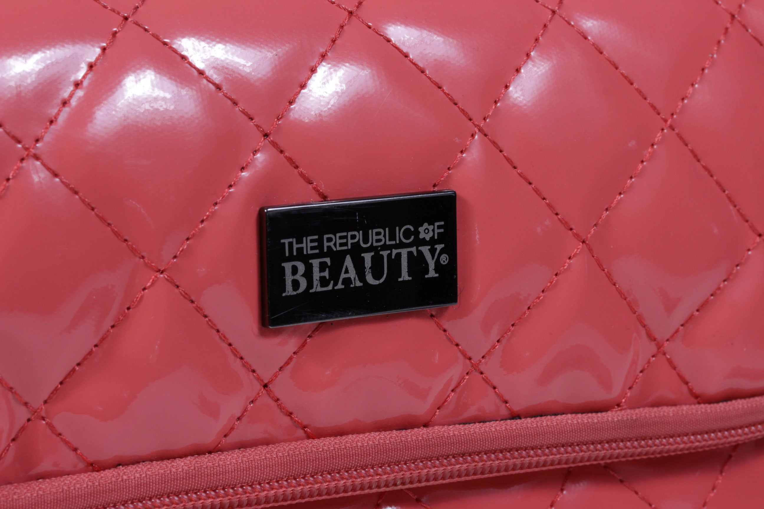 Maleta de maquillaje The Republic of Beauty color coral