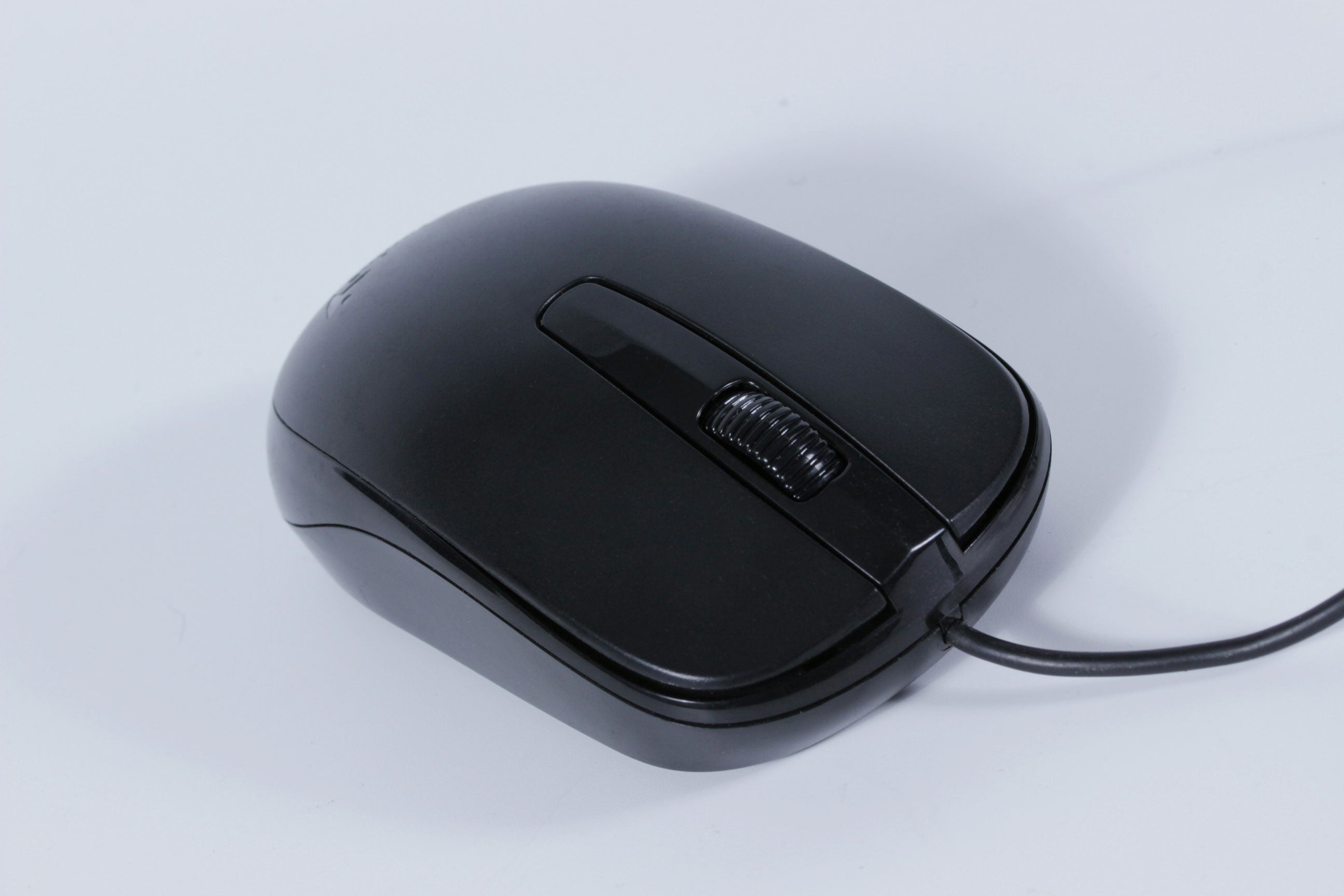 Teclado y mouse Genius con conexión USB