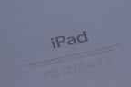 iPad mini 4ta generación Apple con funda y cargador