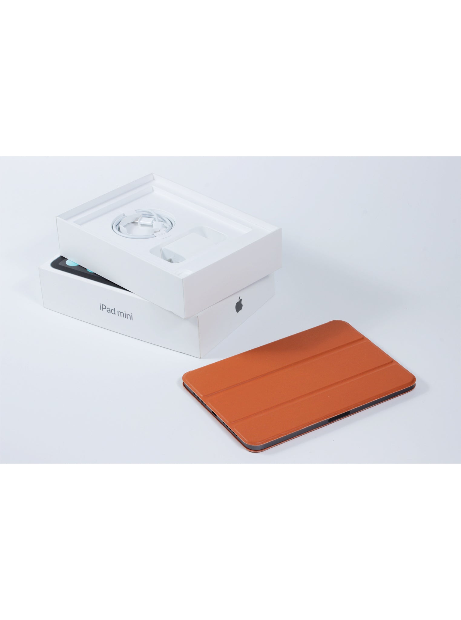 iPad Apple modelo A2567 con funda