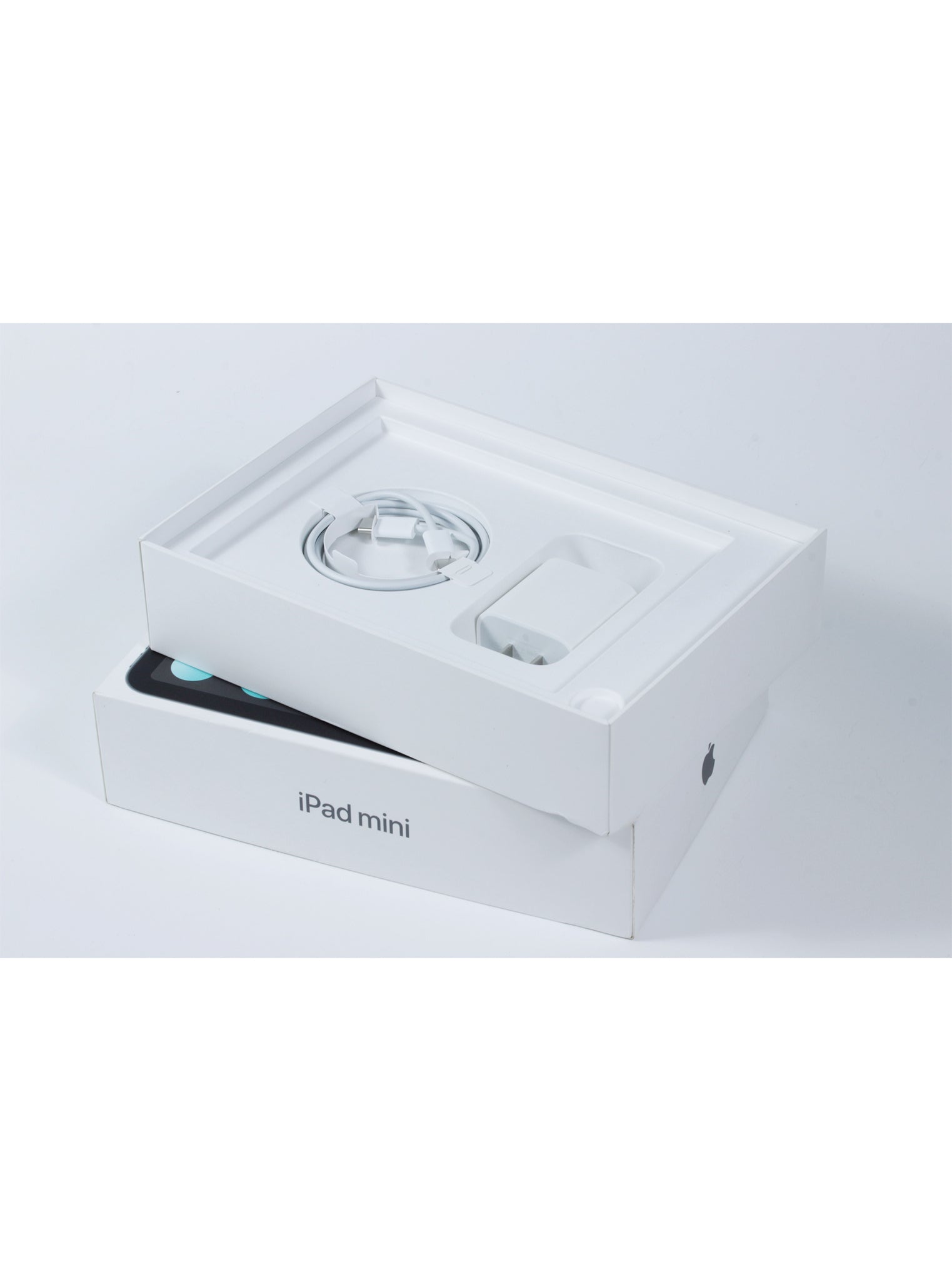 iPad Apple modelo A2567 con funda