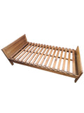 Cama plaza y media de madera con colchón