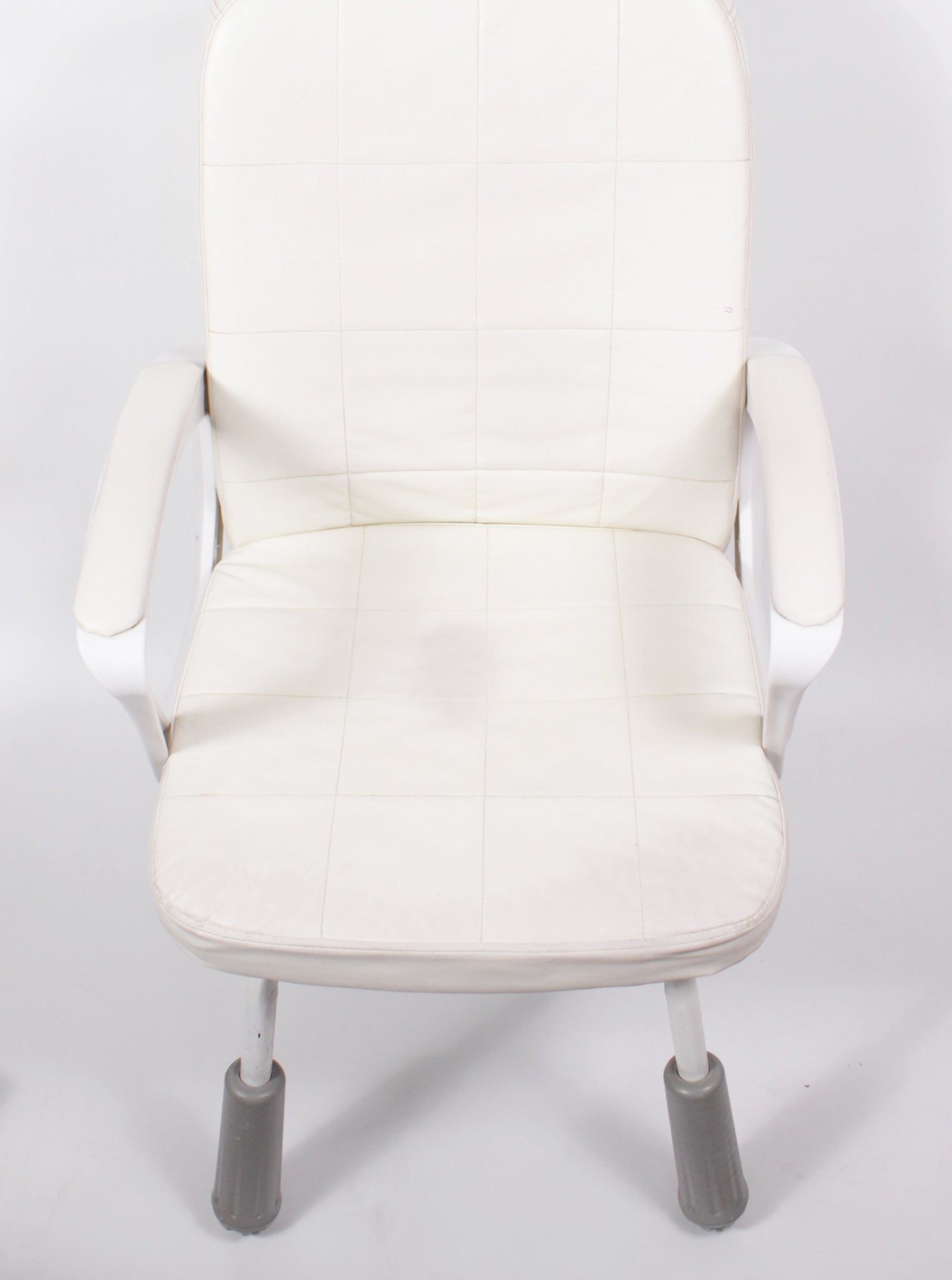 Silla acolchada con apoyacabeza y apoyabrazos