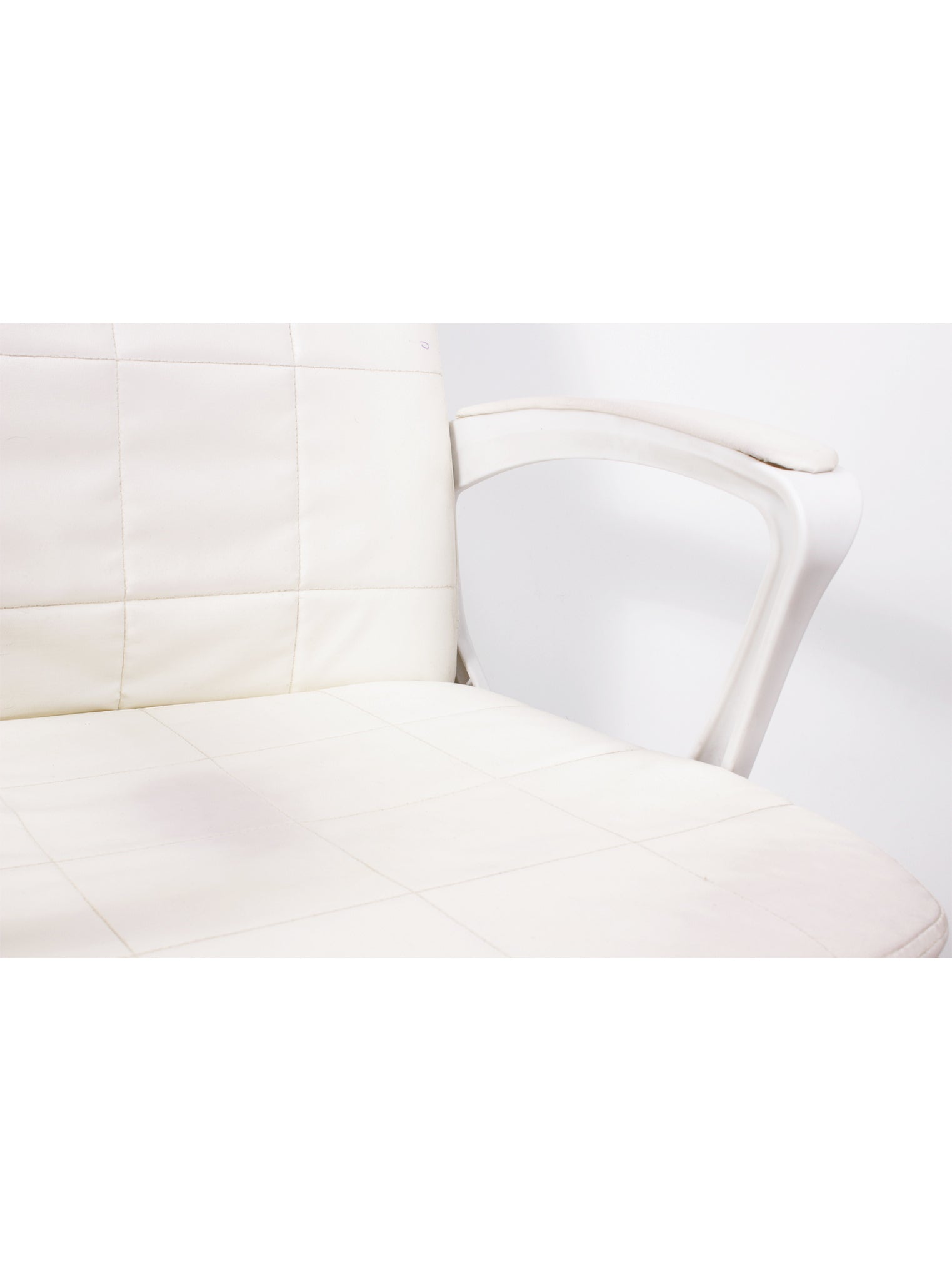 Silla acolchada con apoyacabeza y apoyabrazos