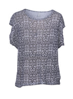Polera estampada suelta manga corta diseño ornamental lanilla | Talla S