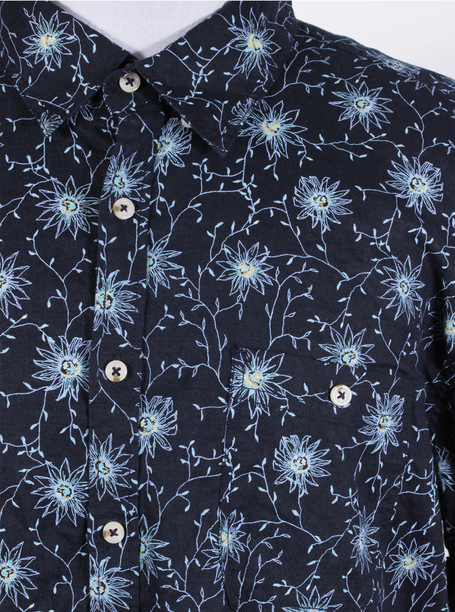 Camisa floral manga corta liviana | Talla 3XL
