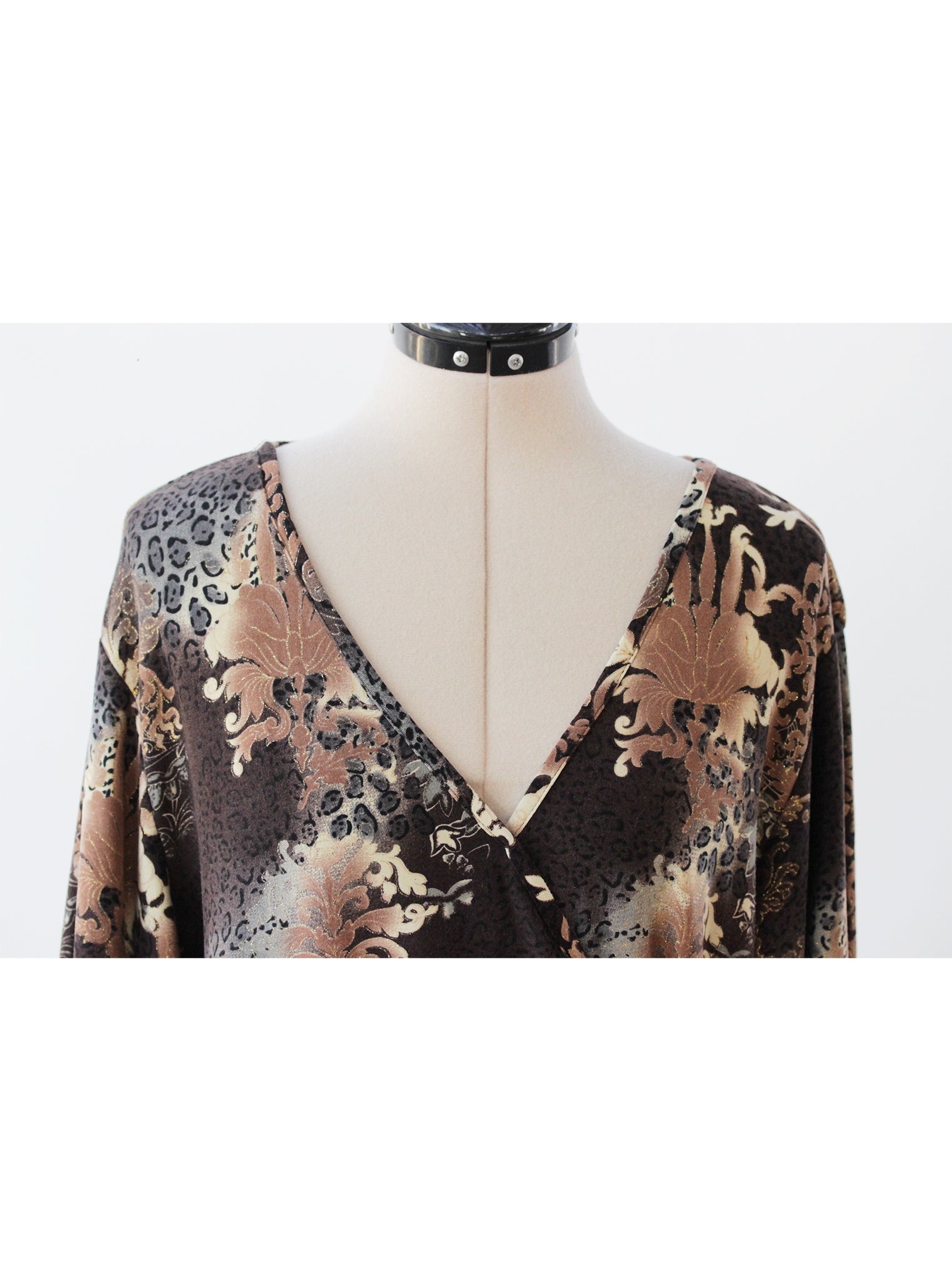 Blusa cruzada estampado ornamental | Talla XL