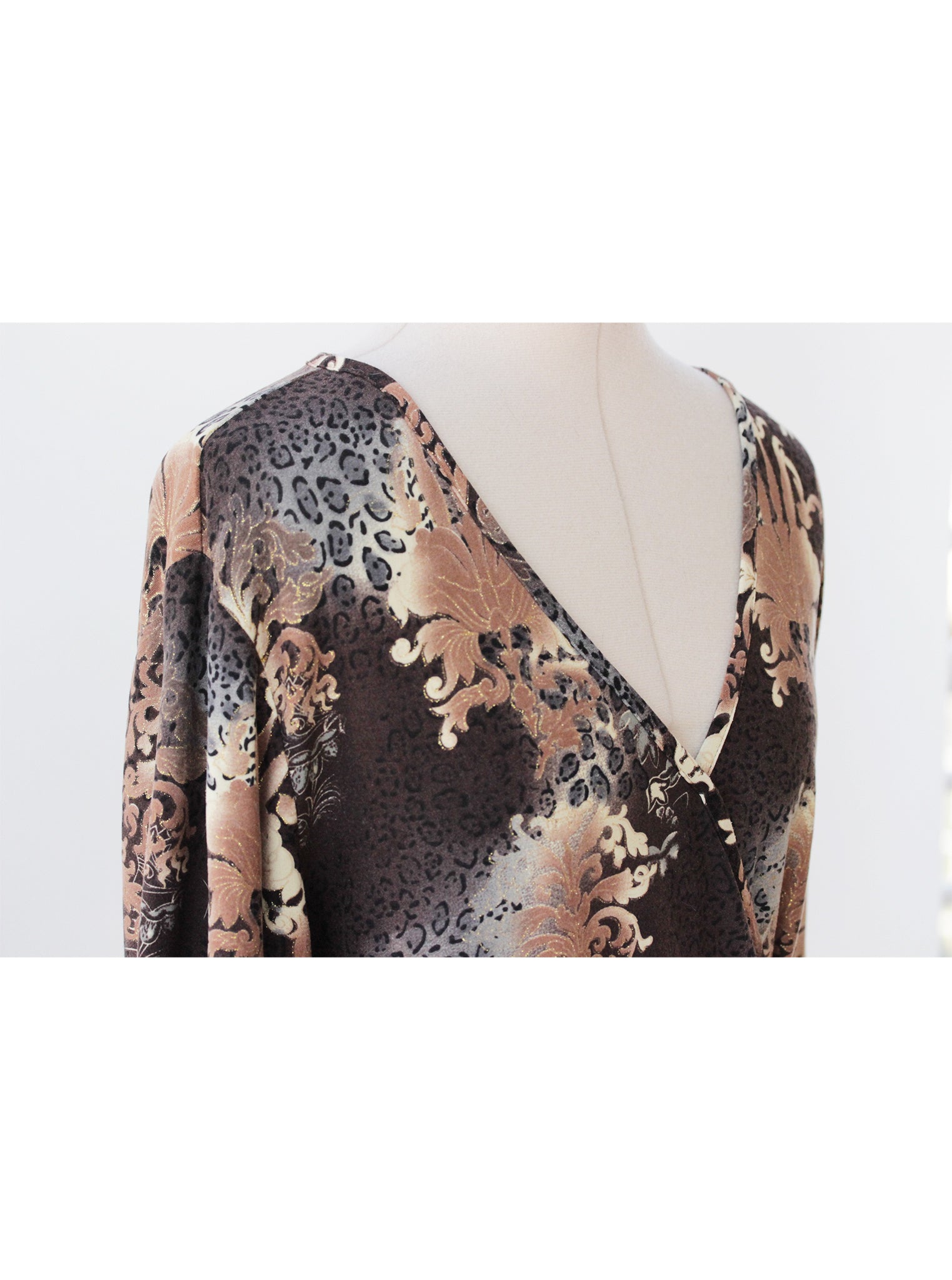 Blusa cruzada estampado ornamental | Talla XL