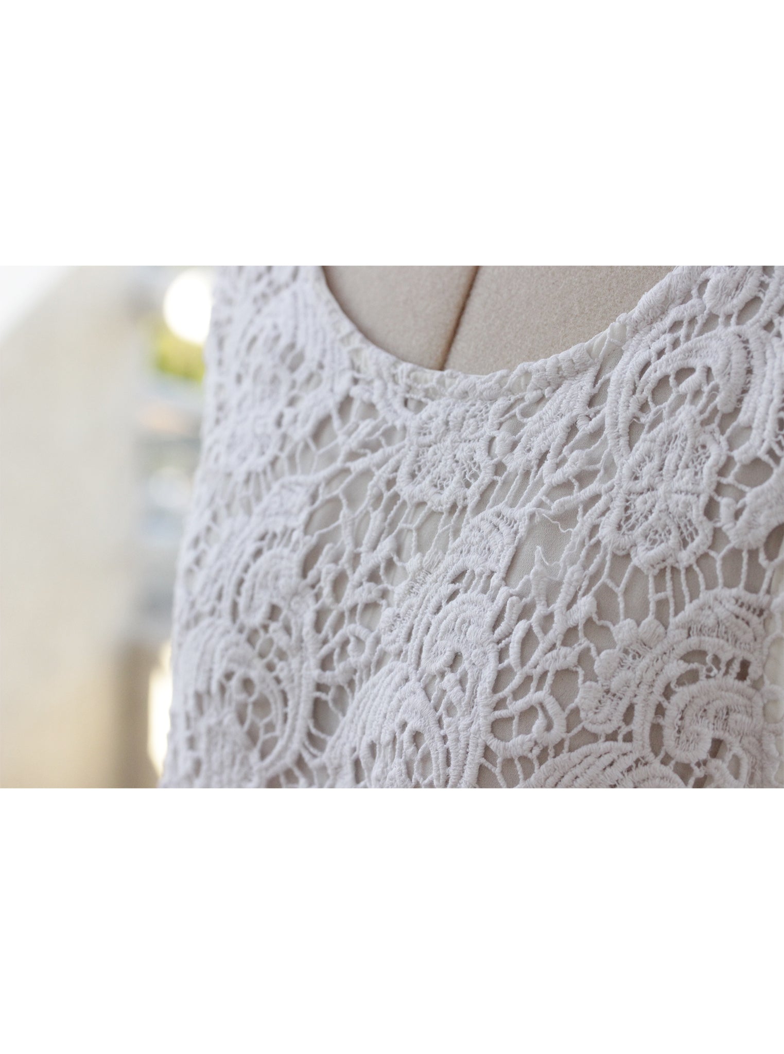 Blusa encaje blanco sin mangas textura floral | Talla XL