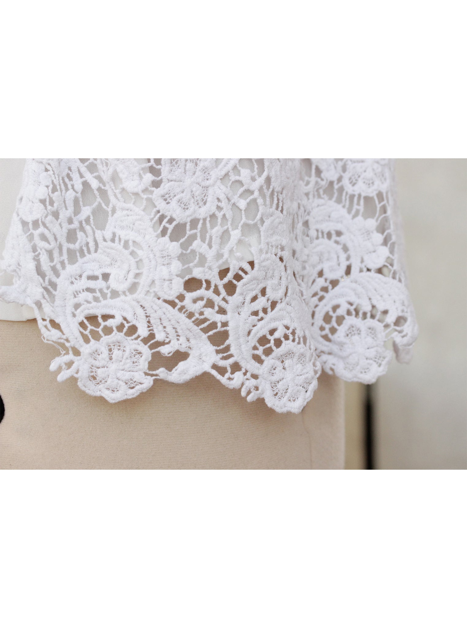 Blusa encaje blanco sin mangas textura floral | Talla XL