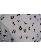 Blusa translúcida con estampado de letras | Talla XS
