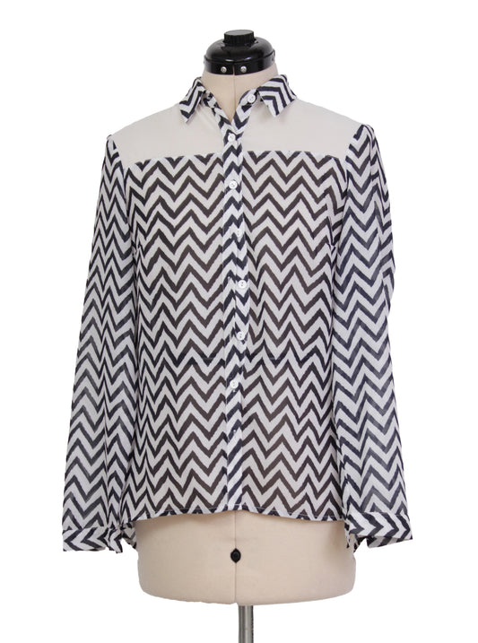 Blusa con estampado zigzag y botones frontales | Talla S
