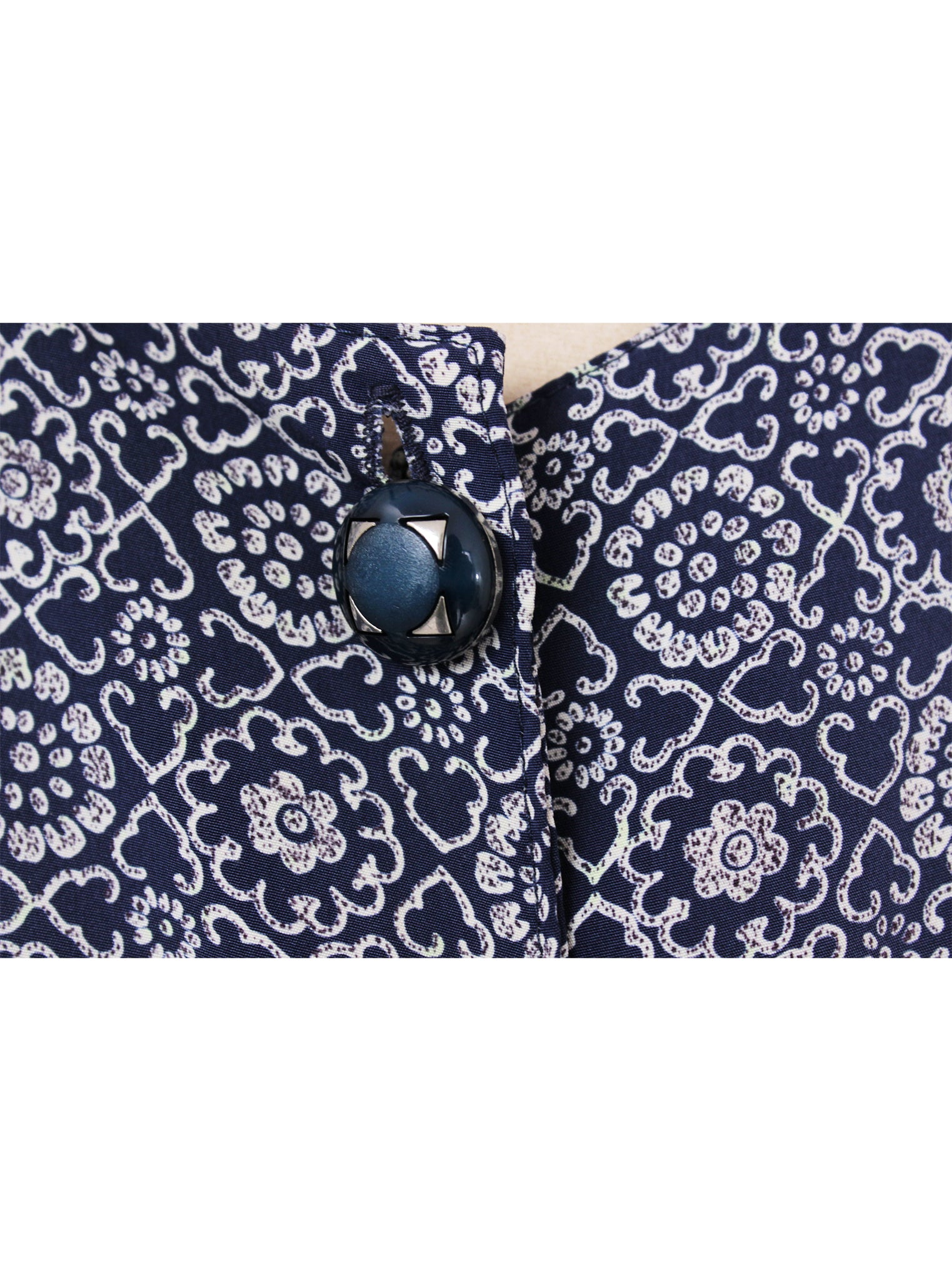 Blusa estampado geométrico botones | Talla L