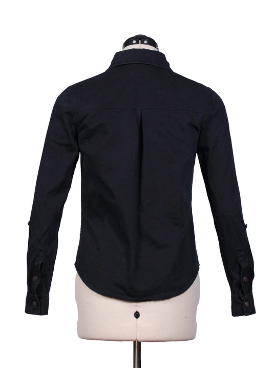 Camisa negra bordado floral estructura firme casual | Talla S