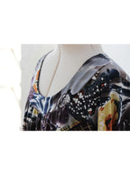 Blusa estampada multicolor cuello amplio manga corta | Talla L