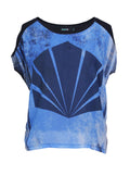 Polera azul intervenida con estampado geométrico | Talla S