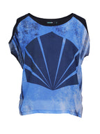 Polera azul intervenida con estampado geométrico | Talla S