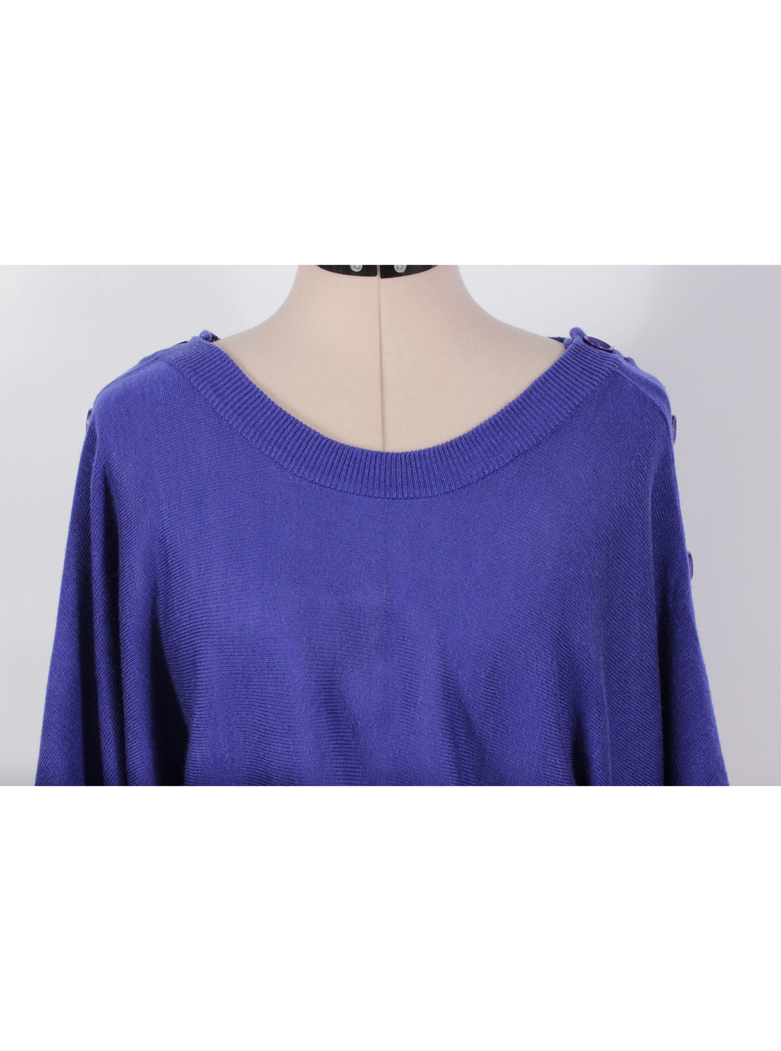 Polera tejida con botones | Talla L
