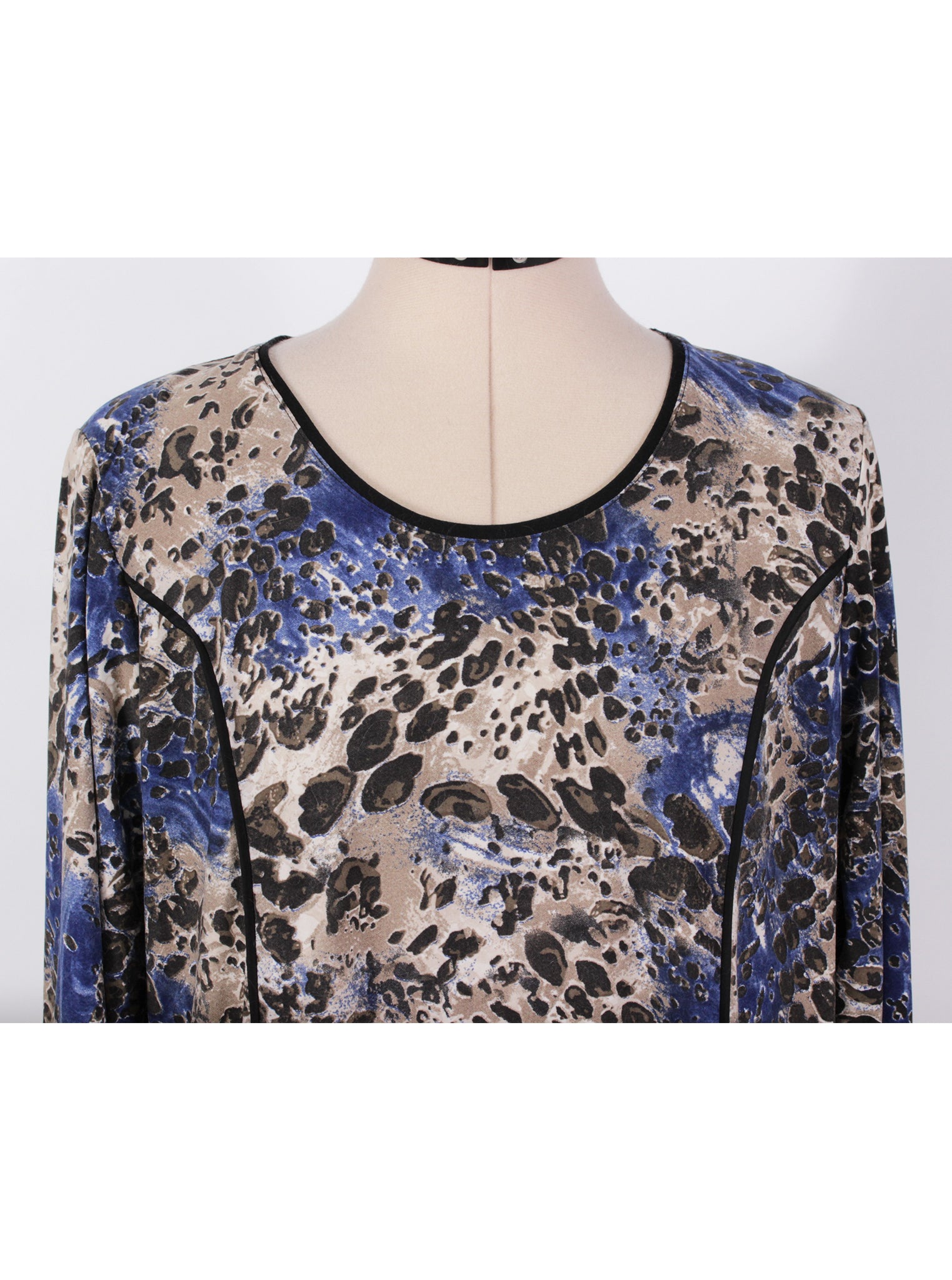 Polera elasticada estampada con hombreras Adolfo | Talla L