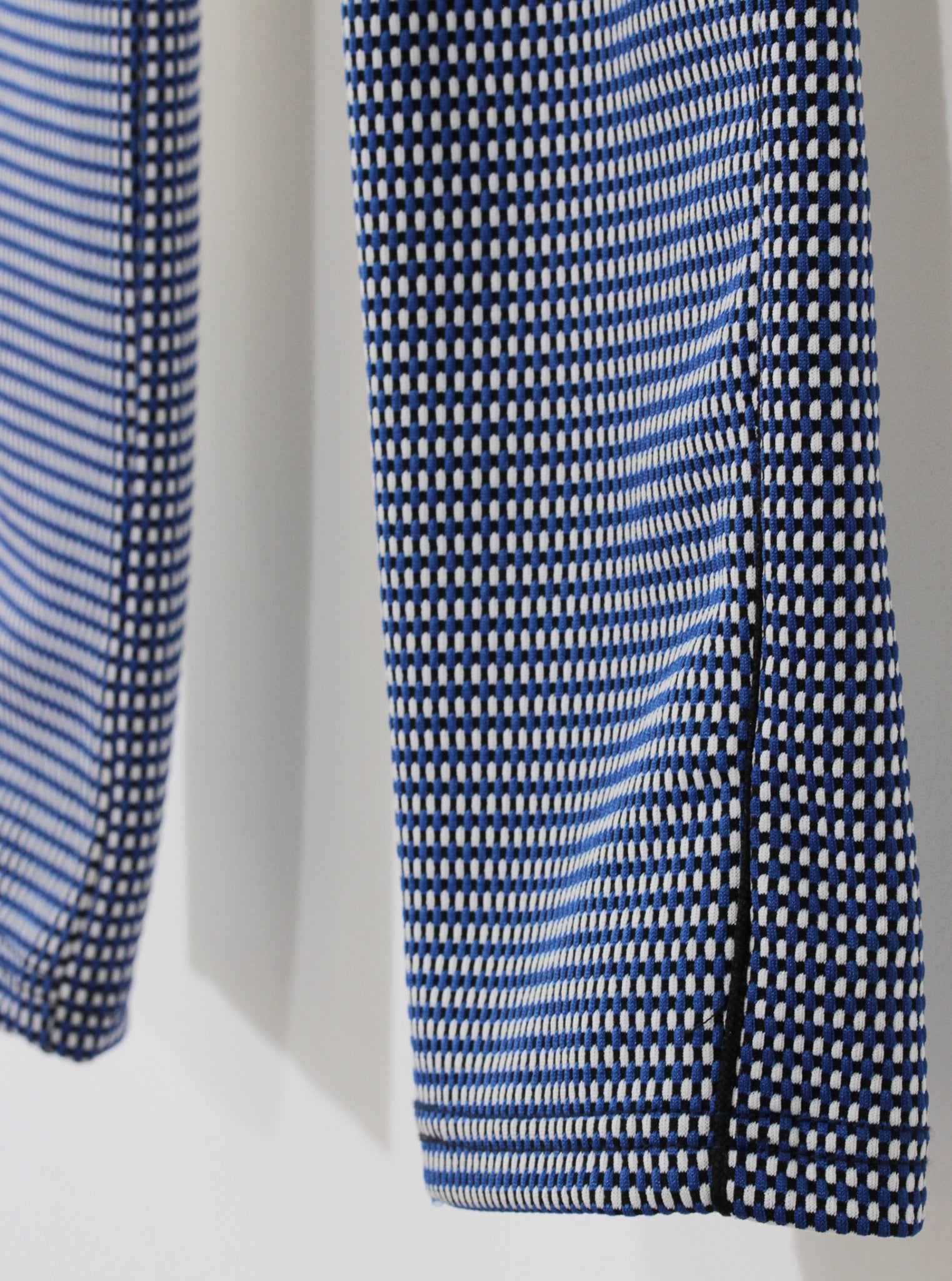 Pantalón estampado ajustado tiro medio diseño geométrico | Talla S