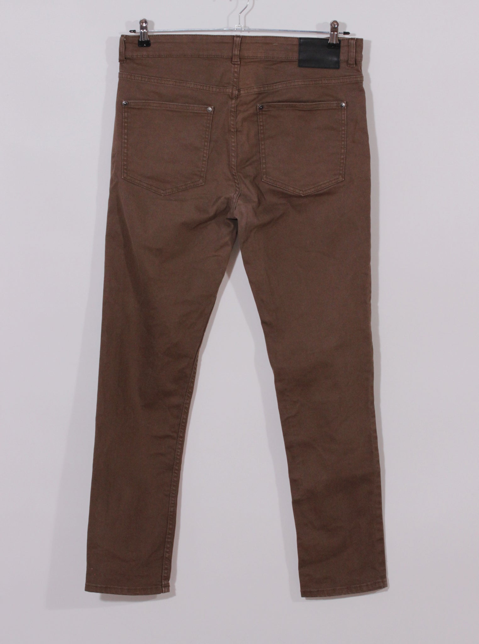 Jeans café slim fit tiro medio básico | Talla 44