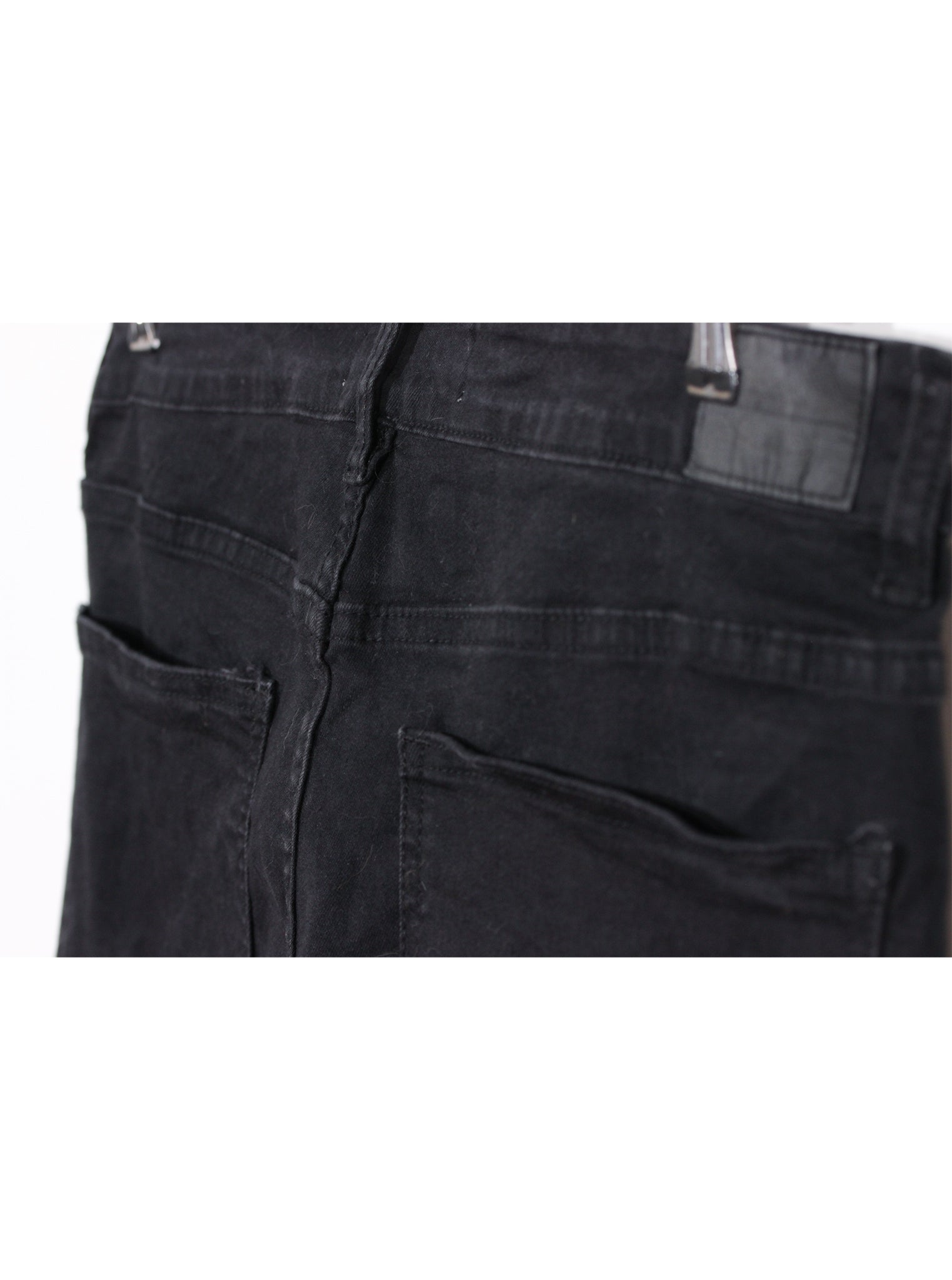 Jeans negro slim fit tiro medio clásico | Talla 44