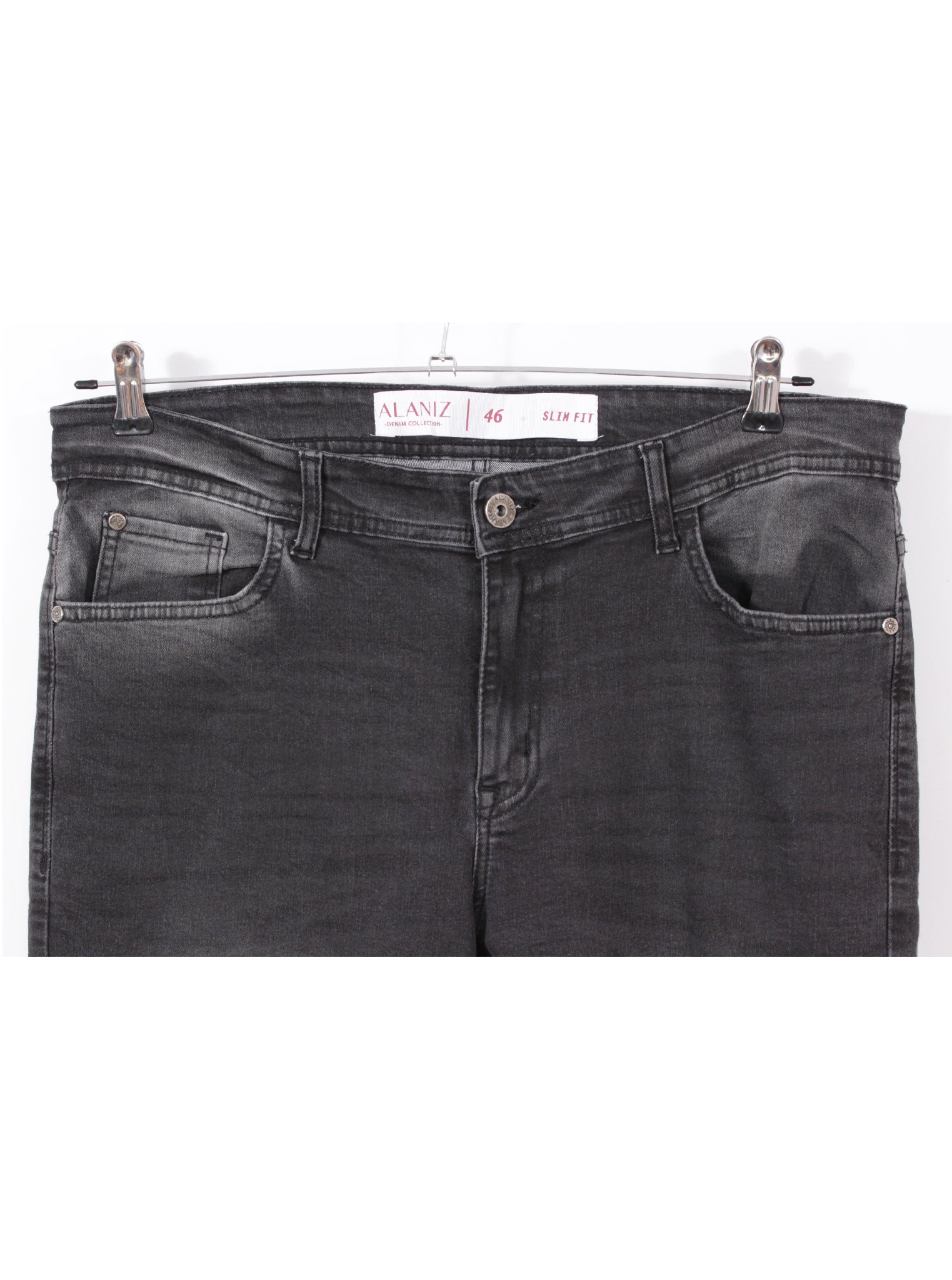 Pantalón denim slim fit oscuro estructura limpia | Talla 46