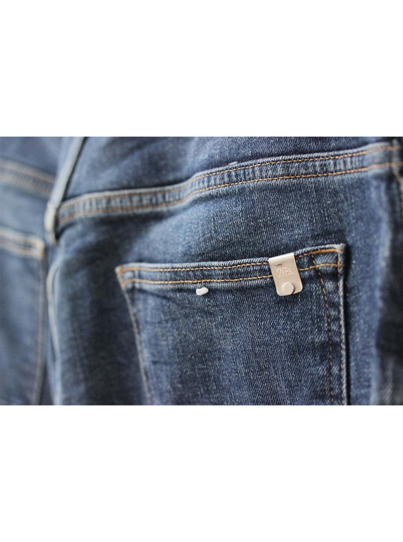 Jeans azul lavado recto tiro medio clásico | Talla 44