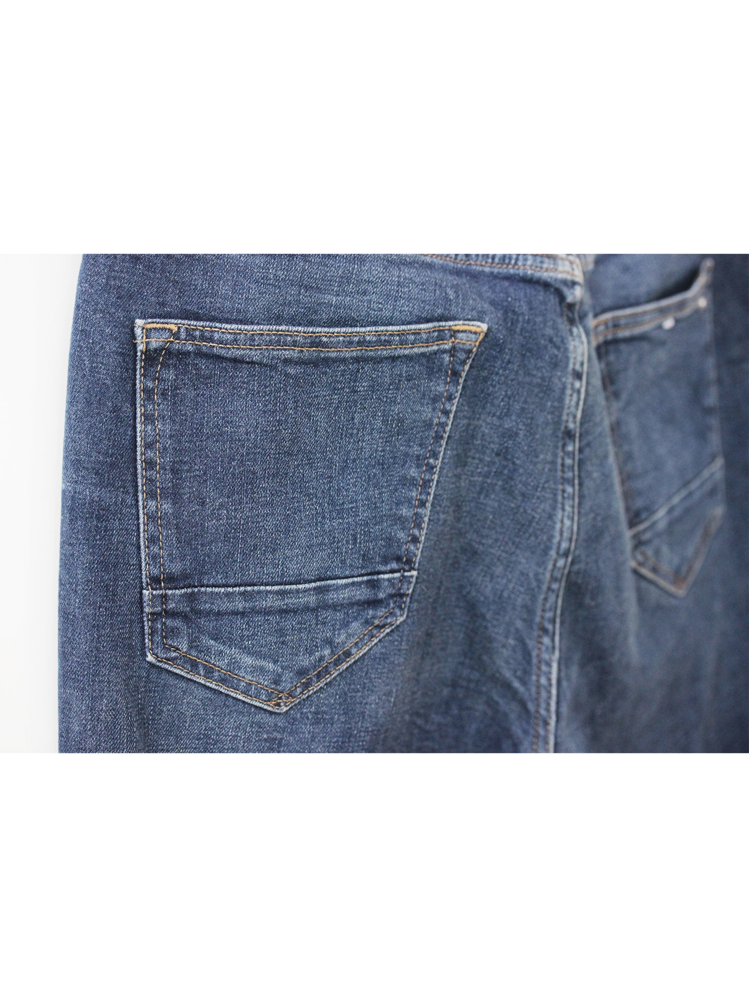 Jeans azul lavado recto tiro medio clásico | Talla 44
