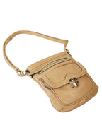 Cartera crossbody con solapa y broche metálico