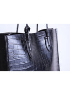 Bolso tote estructurado con textura tipo reptil