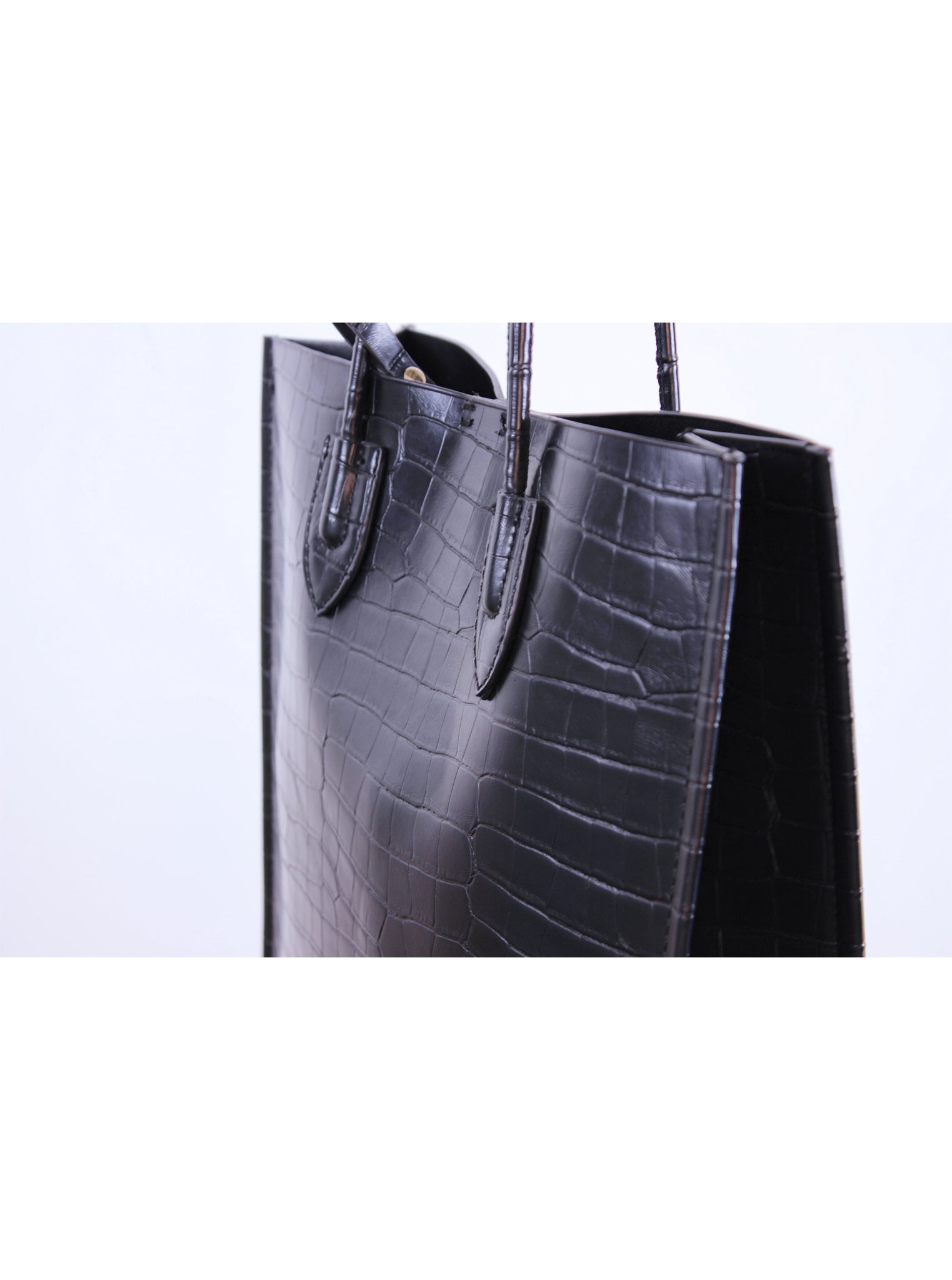 Bolso tote estructurado con textura tipo reptil