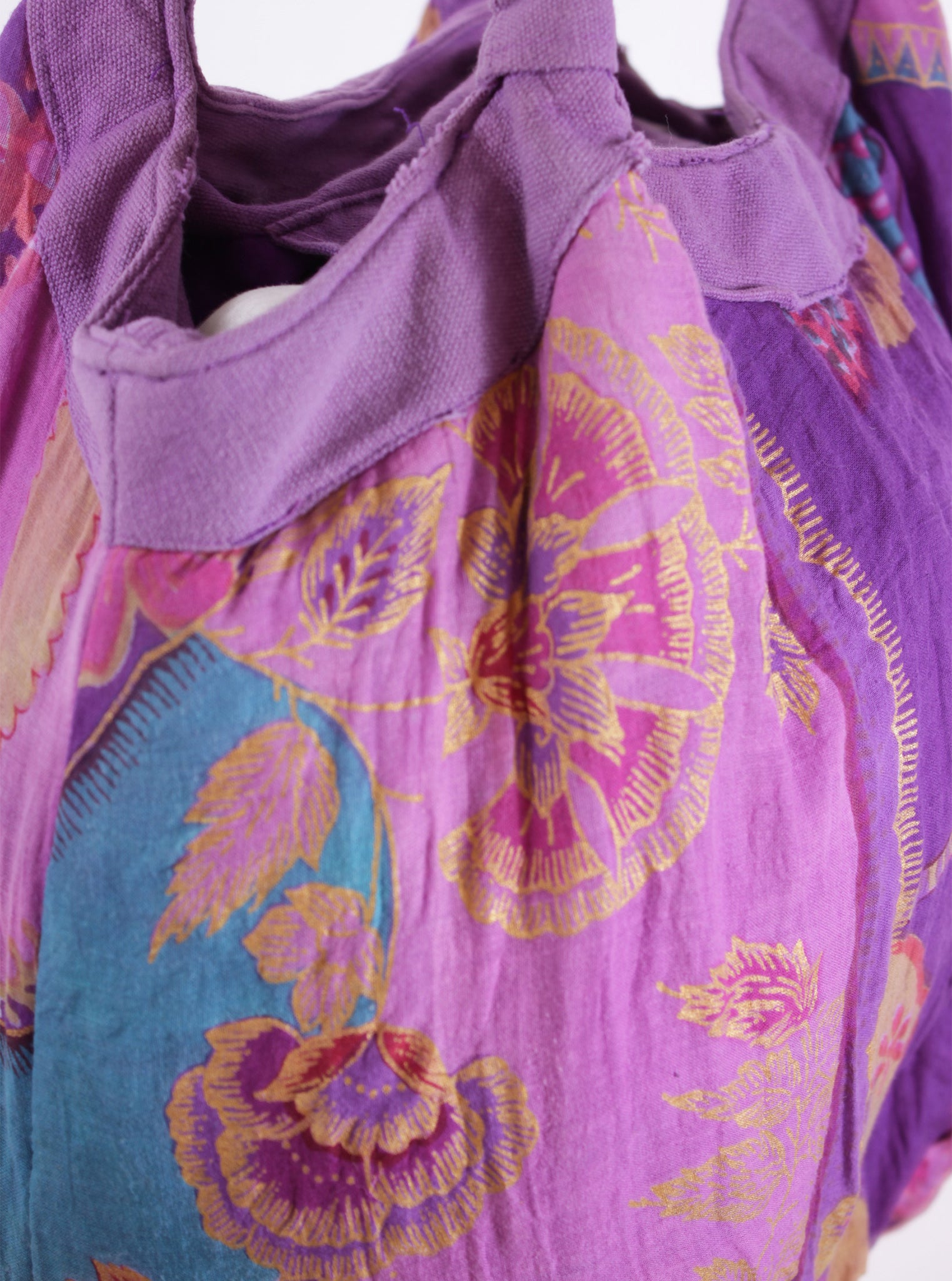 Bolso de tela estampado con diseño amplio