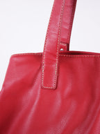 Cartera corto con cierre superior y diseño clásico
