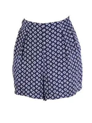 Short estampado geométrico azul y blanco