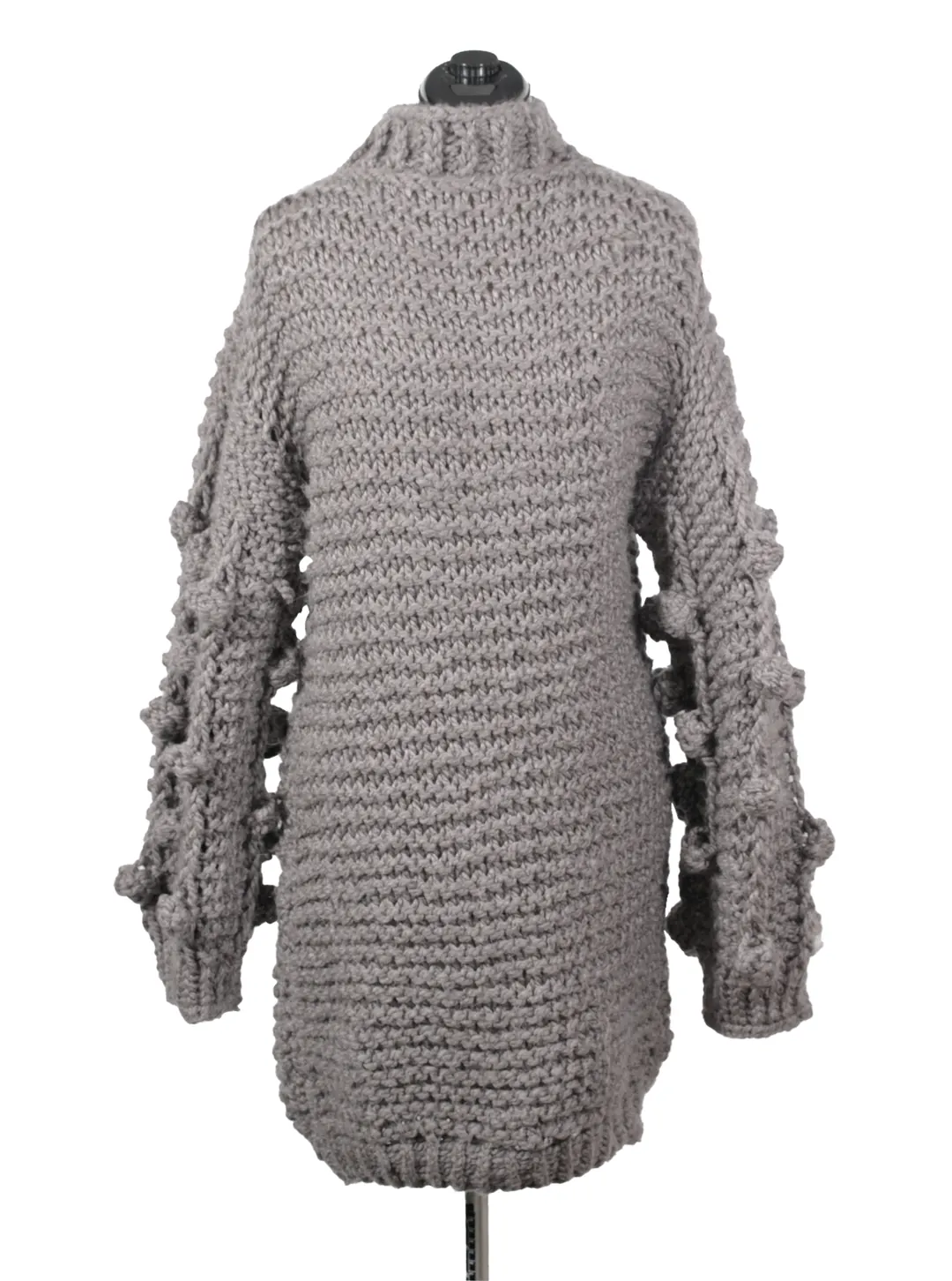 Vestido tejido grueso cuello alto pompones