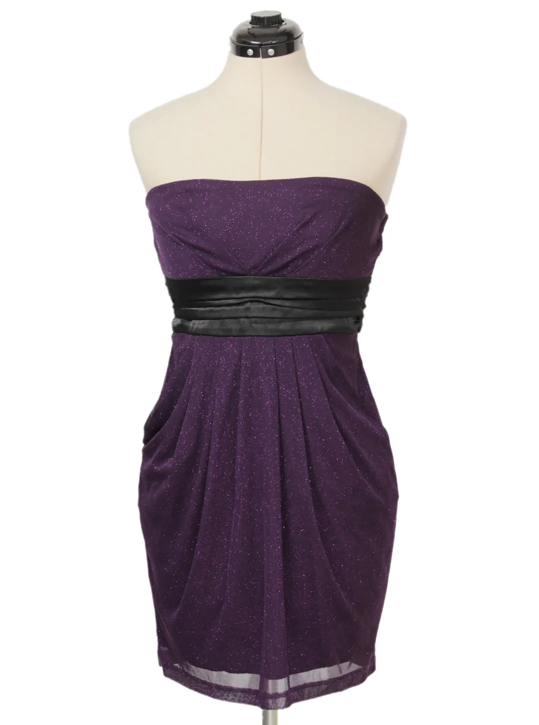Vestido corto strapless morado con brillo